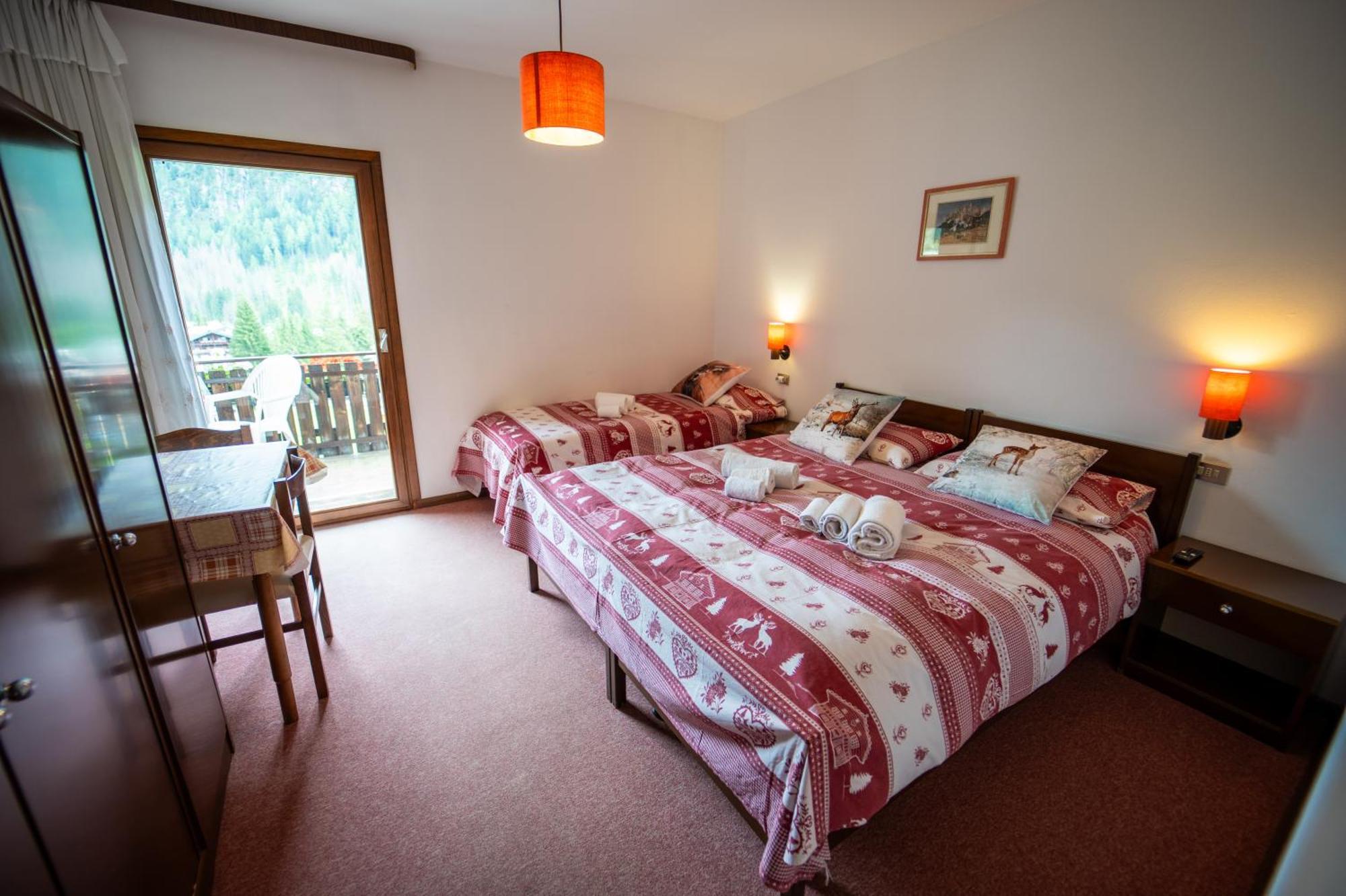 Cesa Cherpei - Dog Friendly Campitello di Fassa Luaran gambar