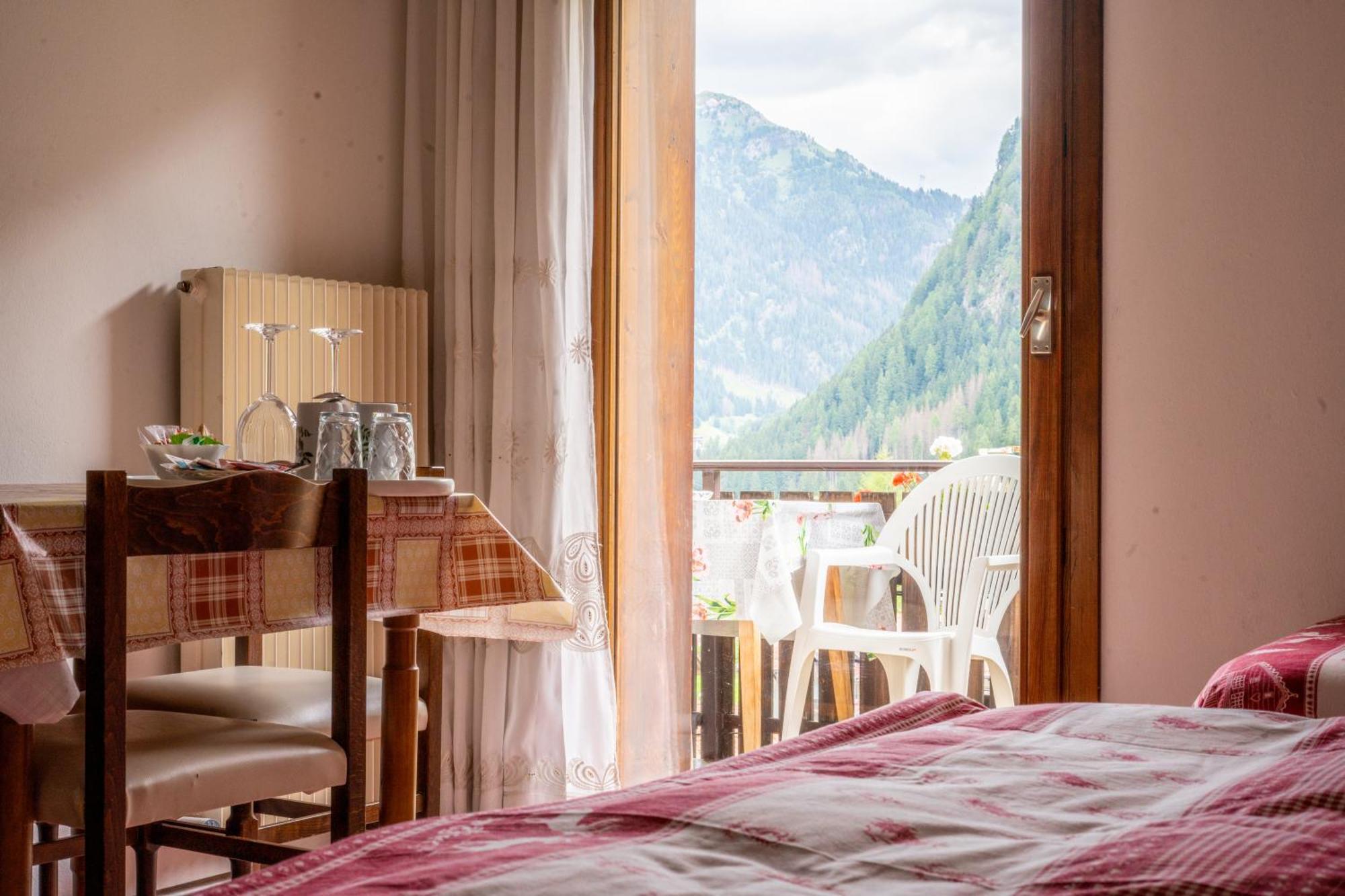 Cesa Cherpei - Dog Friendly Campitello di Fassa Luaran gambar