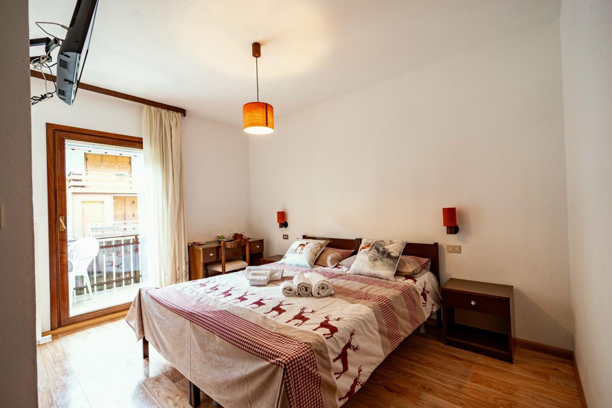 Cesa Cherpei - Dog Friendly Campitello di Fassa Luaran gambar
